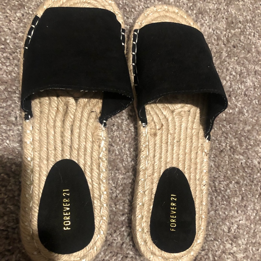 Sandals - Picture 2 of 3